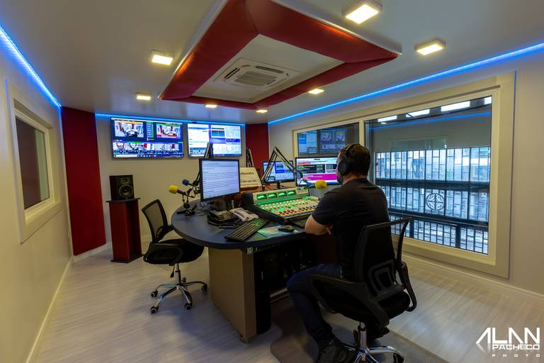 Locutor : Alan Pacheco