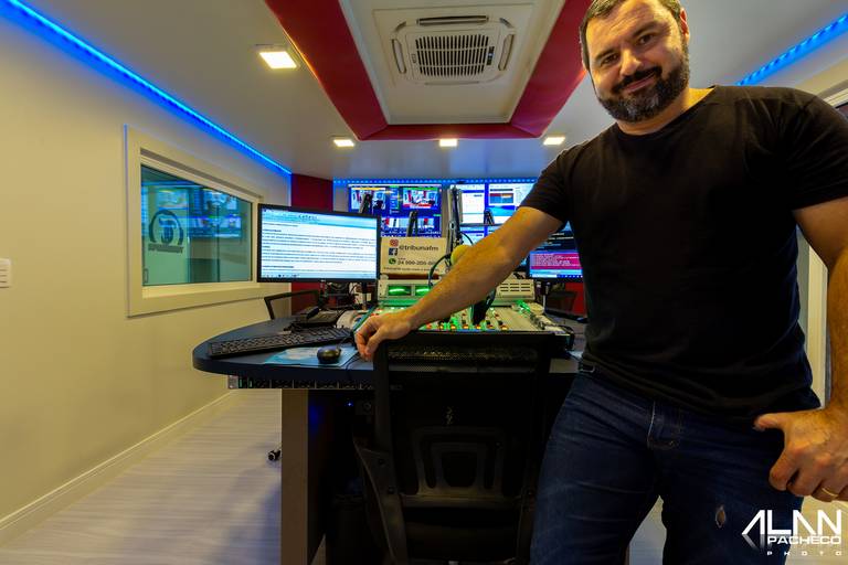 Locutor : Alan Pacheco