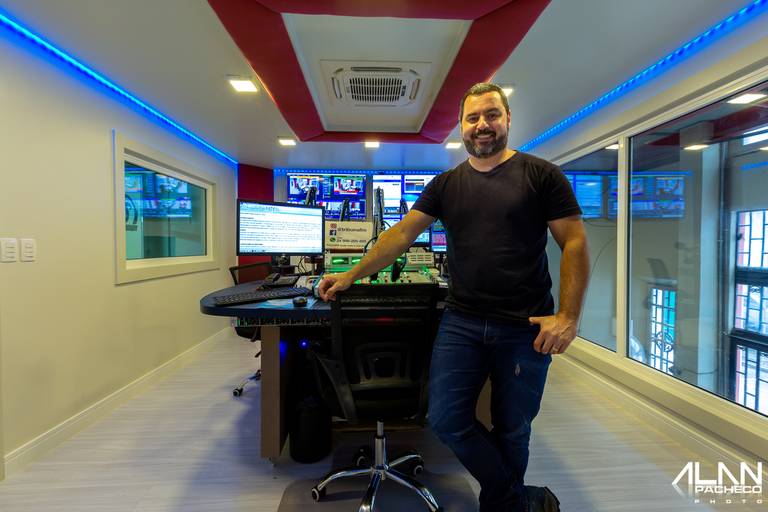 Locutor : Alan Pacheco