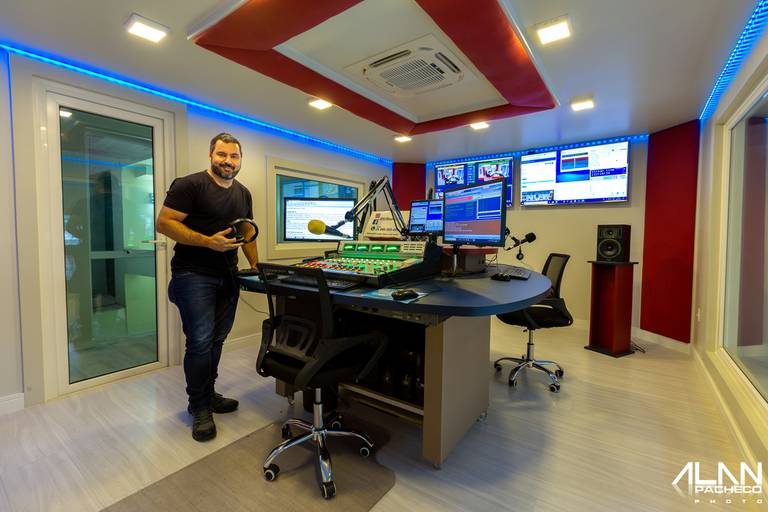 Locutor : Alan Pacheco