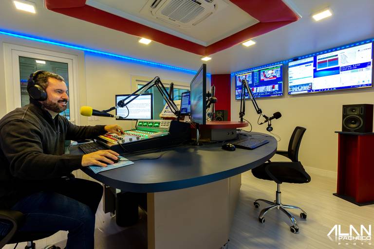 Locutor : Alan Pacheco