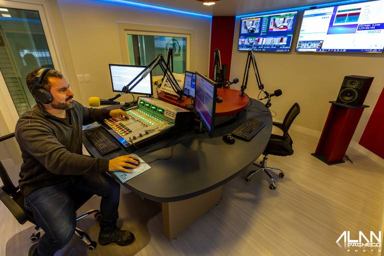 Locutor : Alan Pacheco