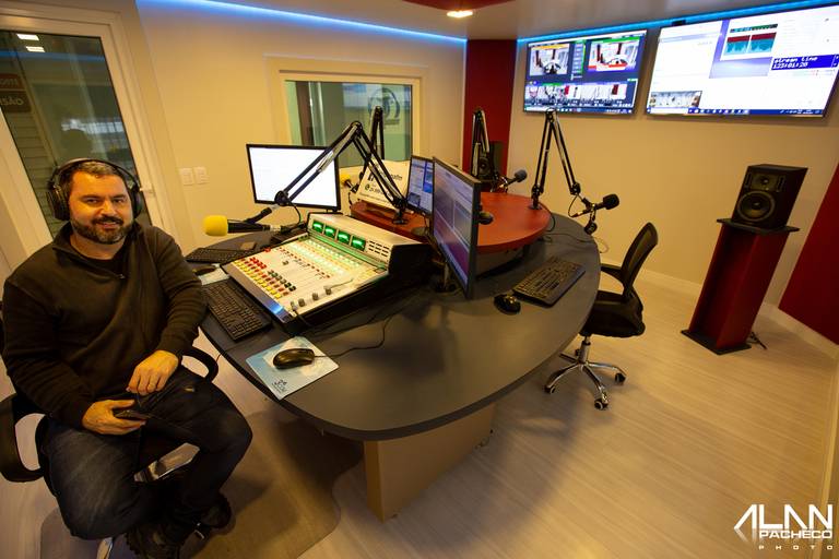 Locutor : Alan Pacheco