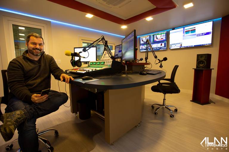 Locutor : Alan Pacheco