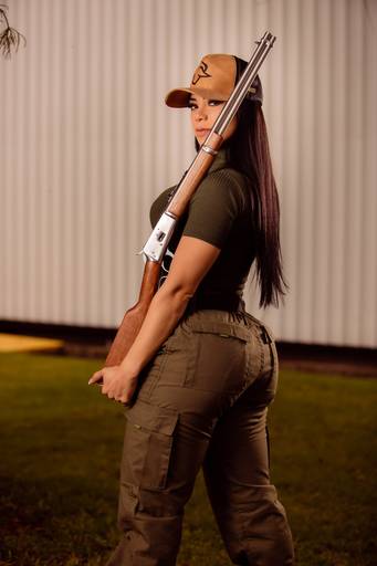 Ensaio feminino; Fotografia feminina; Celina Munhoz; Fotografia Lifestyle; Retrato Corporativo; Fotografia Profissional; Fotografia de Produto; Taurus; Armas Taurus;