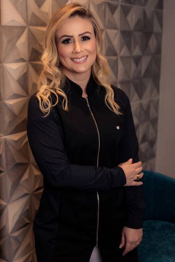 Ensaio feminino; Fotografia feminina; Celina Munhoz; Novo Hamburgo; Fotografia Lifestyle; Camarim Madri; Adriana Krieger; Manu Garcia; Retrato Corporativo; Fotografia Profissional; Fotografia de Produto;