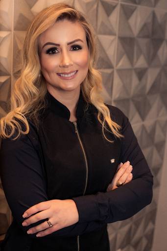 Ensaio feminino; Fotografia feminina; Celina Munhoz; Novo Hamburgo; Fotografia Lifestyle; Camarim Madri; Adriana Krieger; Manu Garcia; Retrato Corporativo; Fotografia Profissional; Fotografia de Produto;