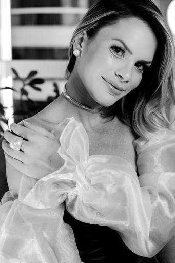 Ensaio feminino; Fotografia feminina; Celina Munhoz; Novo Hamburgo; Fotografia Lifestyle; Camarim Madri; Adriana Krieger; Manu Garcia; Retrato Corporativo; Fotografia Profissional; Fotografia de Produto;