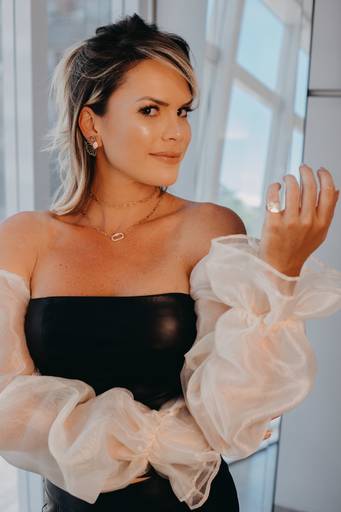 Ensaio feminino; Fotografia feminina; Celina Munhoz; Novo Hamburgo; Fotografia Lifestyle; Camarim Madri; Adriana Krieger; Manu Garcia; Retrato Corporativo; Fotografia Profissional; Fotografia de Produto;