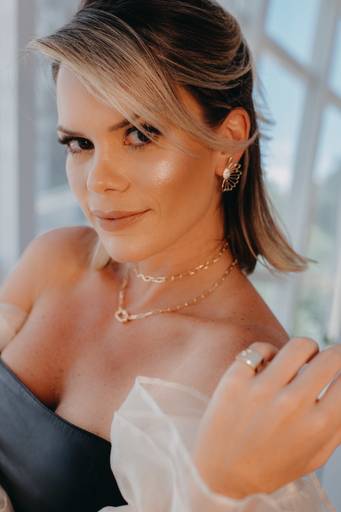 Ensaio feminino; Fotografia feminina; Celina Munhoz; Novo Hamburgo; Fotografia Lifestyle; Camarim Madri; Adriana Krieger; Manu Garcia; Retrato Corporativo; Fotografia Profissional; Fotografia de Produto;