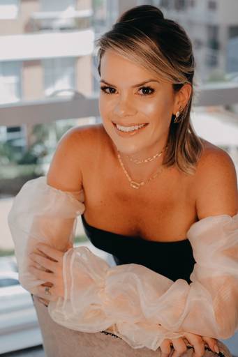 Ensaio feminino; Fotografia feminina; Celina Munhoz; Novo Hamburgo; Fotografia Lifestyle; Camarim Madri; Adriana Krieger; Manu Garcia; Retrato Corporativo; Fotografia Profissional; Fotografia de Produto;