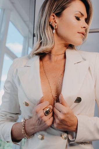 Ensaio feminino; Fotografia feminina; Celina Munhoz; Novo Hamburgo; Fotografia Lifestyle; Camarim Madri; Adriana Krieger; Manu Garcia; Retrato Corporativo; Fotografia Profissional; Fotografia de Produto;