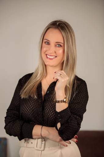 Ensaio feminino; Fotografia feminina; Celina Munhoz; Novo Hamburgo; Fotografia Lifestyle; Camarim Madri; Adriana Krieger; Manu Garcia; Retrato Corporativo; Fotografia Profissional; Fotografia de Produto;