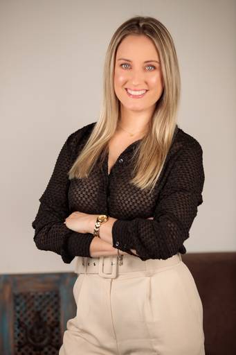 Ensaio feminino; Fotografia feminina; Celina Munhoz; Novo Hamburgo; Fotografia Lifestyle; Camarim Madri; Adriana Krieger; Manu Garcia; Retrato Corporativo; Fotografia Profissional; Fotografia de Produto;