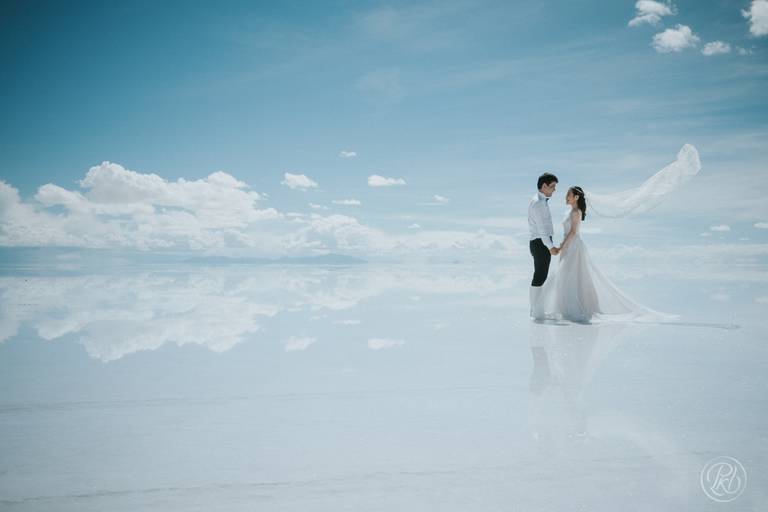Uyuni Salt flats photoshoot Bolivia, mirror reflection 