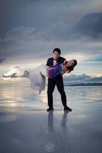 Uyuni Salt flats photoshoot Bolivia