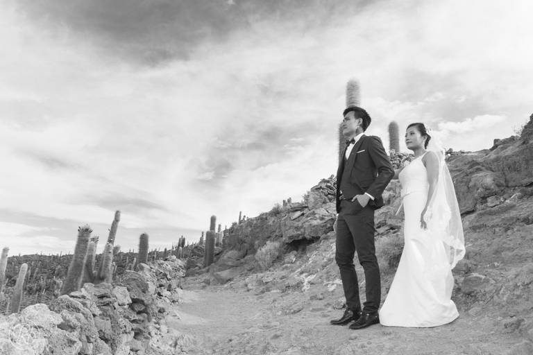 Uyuni Salt flats photoshoot Boliviawedding photographer salar de uyuni Fotografo de bodas bolivia, fotografa boliviana, fotografo profesional, fotografo boliviano, salar de uyuni bolivia 