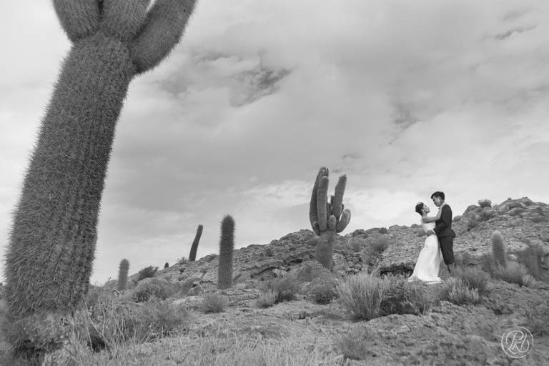 Uyuni Salt flats photoshoot Boliwedding photographer salar de uyuni Fotografo de bodas bolivia, fotografa boliviana, fotografo profesional, fotografo boliviano, salar de uyuni bolivia 