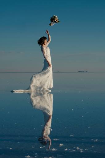 Uyuni Salt flats photoshoot Bolivia fotografo de bodas la paz bolivia wedding photographer salar de uyuni Fotografo de bodas bolivia, fotografa boliviana, fotografo profesional, fotografo boliviano, salar de uyuni bolivia 