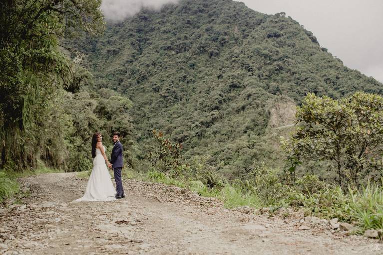 Sesion Postboda Bolivia Trash the dress fotografo de bodas la paz bolivia 