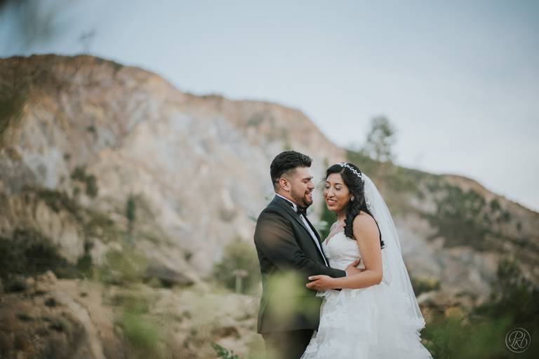 Sesion Postboda Bolivia Trash the dress fotografo de bodas la paz bolivia 