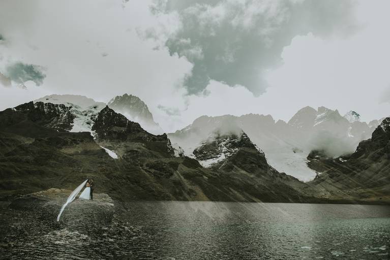 Sesion Postboda Bolivia Trash the dress fotografo de bodas la paz bolivia 