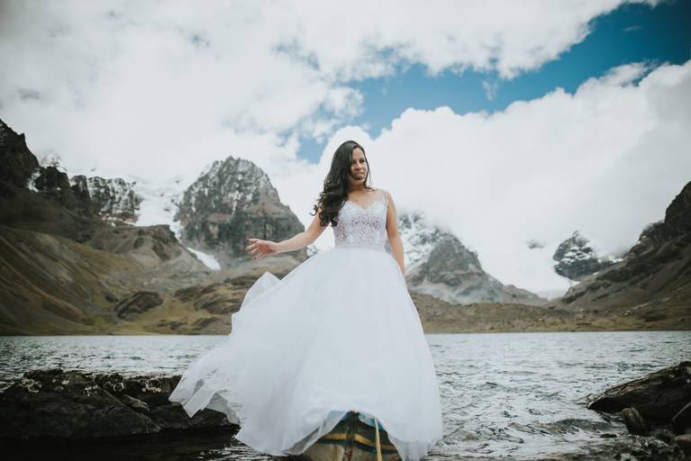 Sesion Postboda Bolivia Trash the dress fotografo de bodas la paz bolivia 