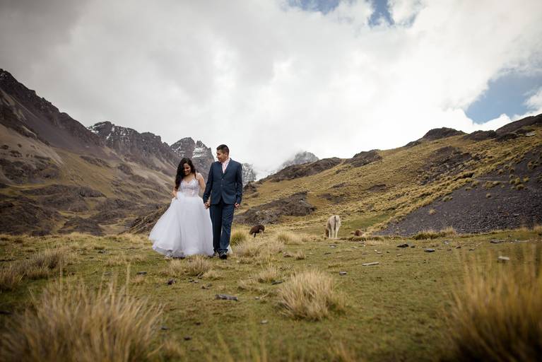 Sesion Postboda Bolivia Trash the dress fotografo de bodas la paz bolivia 