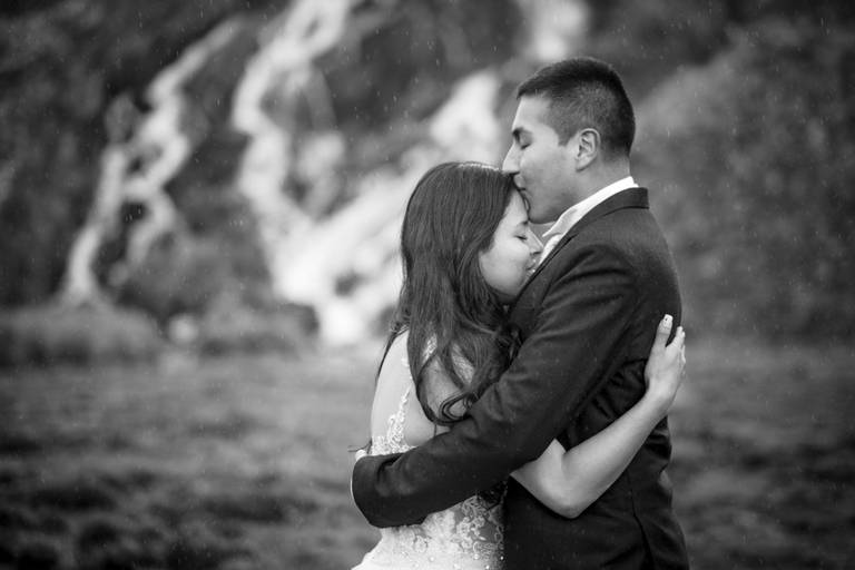 Sesion Postboda Bolivia Trash the dress fotografo de bodas la paz bolivia 