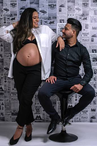 Ensaio fotografico em estudio exclusivo fotos artisticas para gravidas pela fotografa nayara andrade book gestante estilo moda em santos litoral de sao paulo