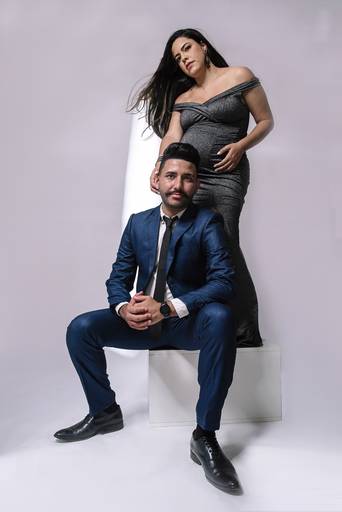 Ensaio fotografico em estudio exclusivo fotos artisticas para gravidas pela fotografa nayara andrade book gestante estilo moda em santos litoral de sao paulo