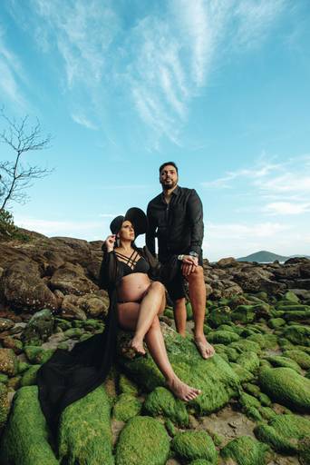 Ensaio fotografico gestante fotos externas pela fotografa premiada nayara andrade de santos litoral de sao paulo fotos com arte criatividade e naturais com amor e emoçao foto para gravidas pae e mae inspiracao ensaio gestante