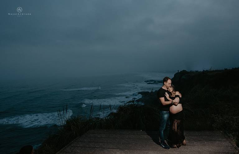 Ensaio fotografico gestante fotos externas pela fotografa premiada nayara andrade de santos litoral de sao paulo fotos com arte criatividade e naturais com amor e emoçao foto para gravidas pae e mae inspiracao ensaio gestante