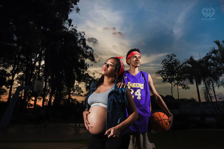 Ensaio fotografico gestante fotos externas pela fotografa premiada nayara andrade de santos litoral de sao paulo fotos com arte criatividade e naturais com amor e emoçao foto para gravidas pae e mae inspiracao ensaio gestante