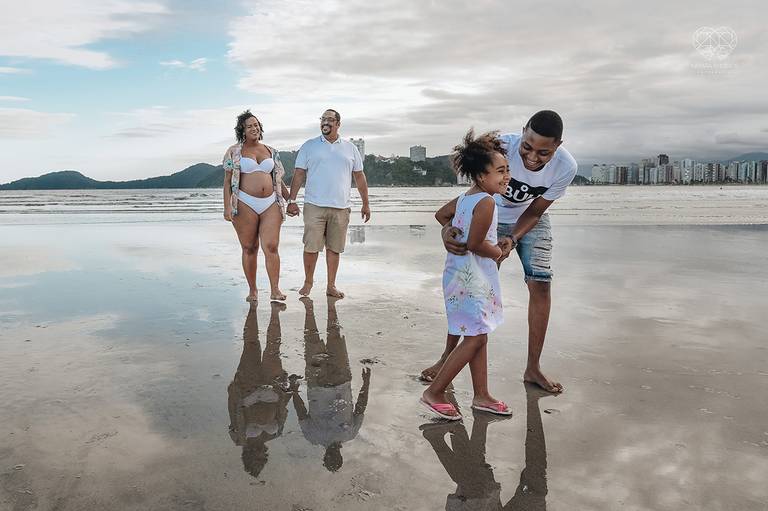 Ensaio fotografico gestante fotos externas pela fotografa premiada nayara andrade de santos litoral de sao paulo fotos com arte criatividade e naturais com amor e emoçao foto para gravidas pae e mae inspiracao ensaio gestante