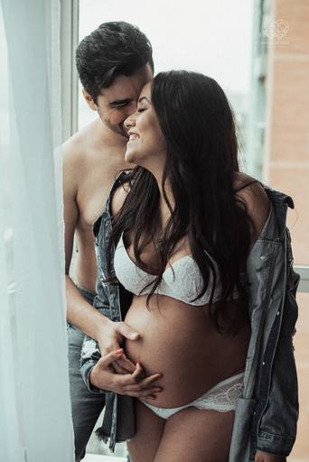 Ensaio fotografico gestante fotos externas pela fotografa premiada nayara andrade de santos litoral de sao paulo fotos com arte criatividade e naturais com amor e emoçao foto para gravidas pae e mae inspiracao ensaio gestante