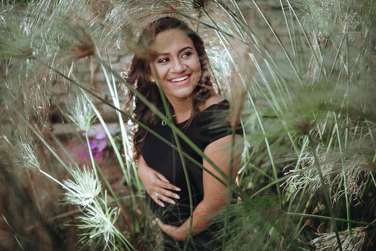 Ensaio fotografico gestante fotos externas pela fotografa premiada nayara andrade de santos litoral de sao paulo fotos com arte criatividade e naturais com amor e emoçao foto para gravidas pae e mae inspiracao ensaio gestante