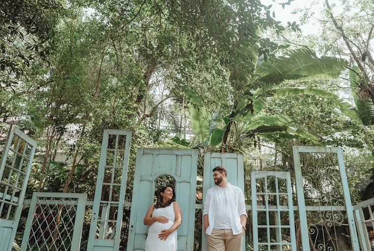 Ensaio fotografico gestante fotos em estudio e em casa pela fotografa premiada nayara andrade de santos litoral de sao paulo fotos com arte criatividade e naturais com amor e emoçao foto para gravidas pae e mae inspiracao ensaio gestante