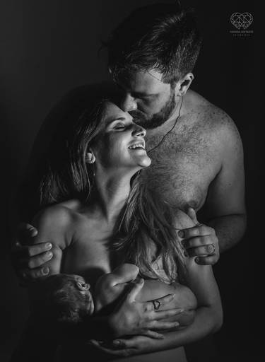 vFotografia de recem nascido new born em santos litoral de sao paulo com a fotografa nayara andrade premiada no oscar da fotografia como documental de familia fotos de familia com arte luz e sensibilidade 