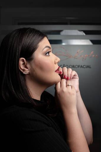 Fotografia para empresarios e empreendedores foto retratos profissionais para posicionamento de marca feitos pela fotografa e artista nayara andrade premiada internacionalmente posicionamento de imagem e branding em santos atraves da fotografia