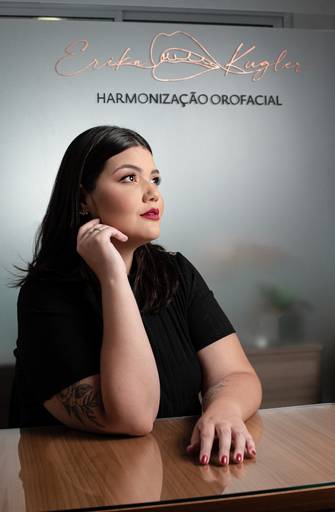 Fotografia para empresarios e empreendedores foto retratos profissionais para posicionamento de marca feitos pela fotografa e artista nayara andrade premiada internacionalmente posicionamento de imagem e branding em santos atraves da fotografia