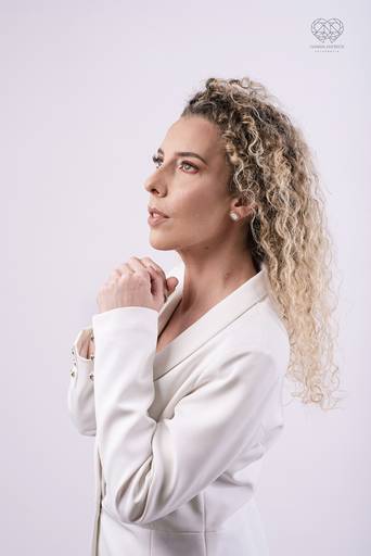 Fotografia para empresarios e empreendedores foto retratos profissionais para posicionamento de marca feitos pela fotografa e artista nayara andrade premiada internacionalmente posicionamento de imagem e branding em santos atraves da fotografia