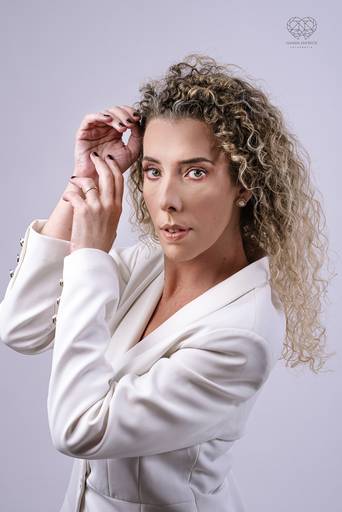 Fotografia para empresarios e empreendedores foto retratos profissionais para posicionamento de marca feitos pela fotografa e artista nayara andrade premiada internacionalmente posicionamento de imagem e branding em santos atraves da fotografia