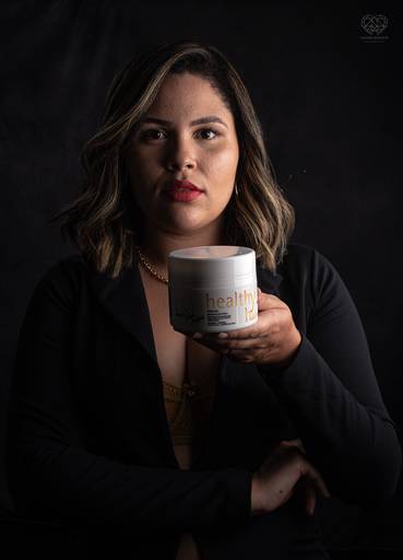 Fotos paras posicionamento de marca de empresa de salao de beleza cabelereiro e empreendedora feminina mulher Letycia Medeiros feitos pela fotografa premiada Nayara Andrade em Santos litoral de sao paulo fotos para empreendedores e posicionamento de marca