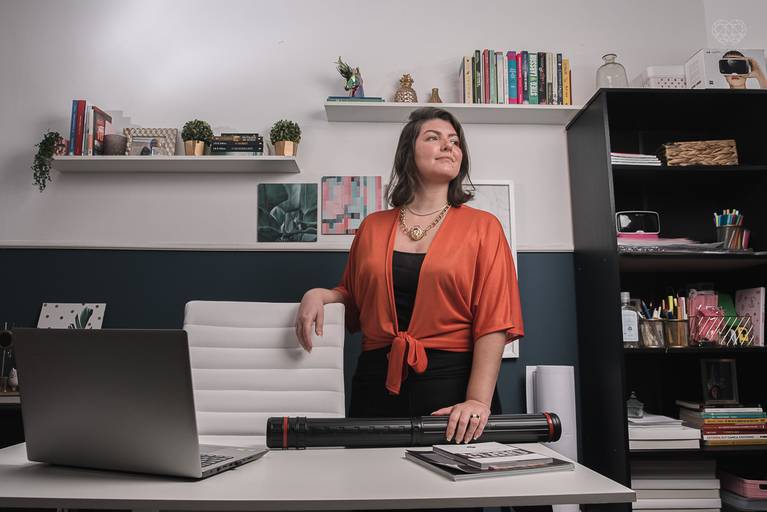 Ensaio feminino feito para mulheres empreendedoras com personalidade forte fotos para redes sociais  e  midias palestras mulheres donas de si, arquiteta e design de interiores trabalho feito pela fotografa premiada nayara andrade