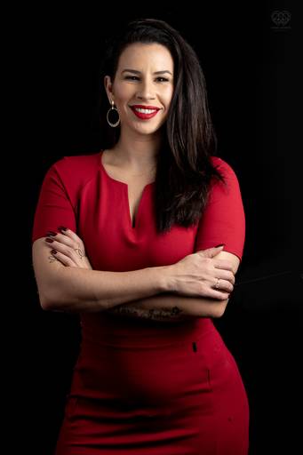 Ensaio feminino feito para mulheres empreendedoras com personalidade forte fotos para redes sociais  e  midias palestras mulheres donas de si trabalho feito pela fotografa premiada nayara andrade