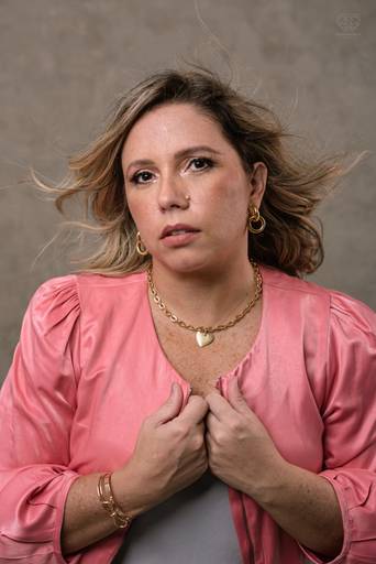 Fotografia para empresarios e empreendedores foto retratos profissionais para posicionamento de marca feitos pela fotografa e artista nayara andrade premiada internacionalmente posicionamento de imagem e branding em santos atraves da fotografia