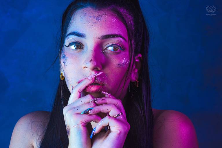 Fotos paras posicionamento de marca de empresa de manicure maluca divas nails para manicures  Fotos profissional feia pela fotografa premiada Nayara Andrade de santos litoral de sao paulo