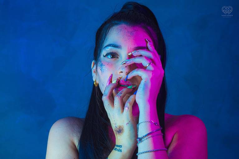 Fotos paras posicionamento de marca de empresa de manicure maluca divas nails para manicures  Fotos profissional feia pela fotografa premiada Nayara Andrade de santos litoral de sao paulo