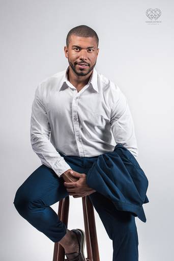 Fotografia para empresarios e empreendedores foto retratos profissionais para posicionamento de marca feitos pela fotografa e artista nayara andrade premiada internacionalmente posicionamento de imagem e branding em santos atraves da fotografia